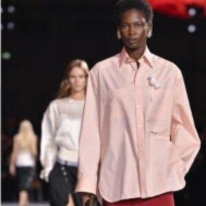 Universal Threads Pink Poplin blouse